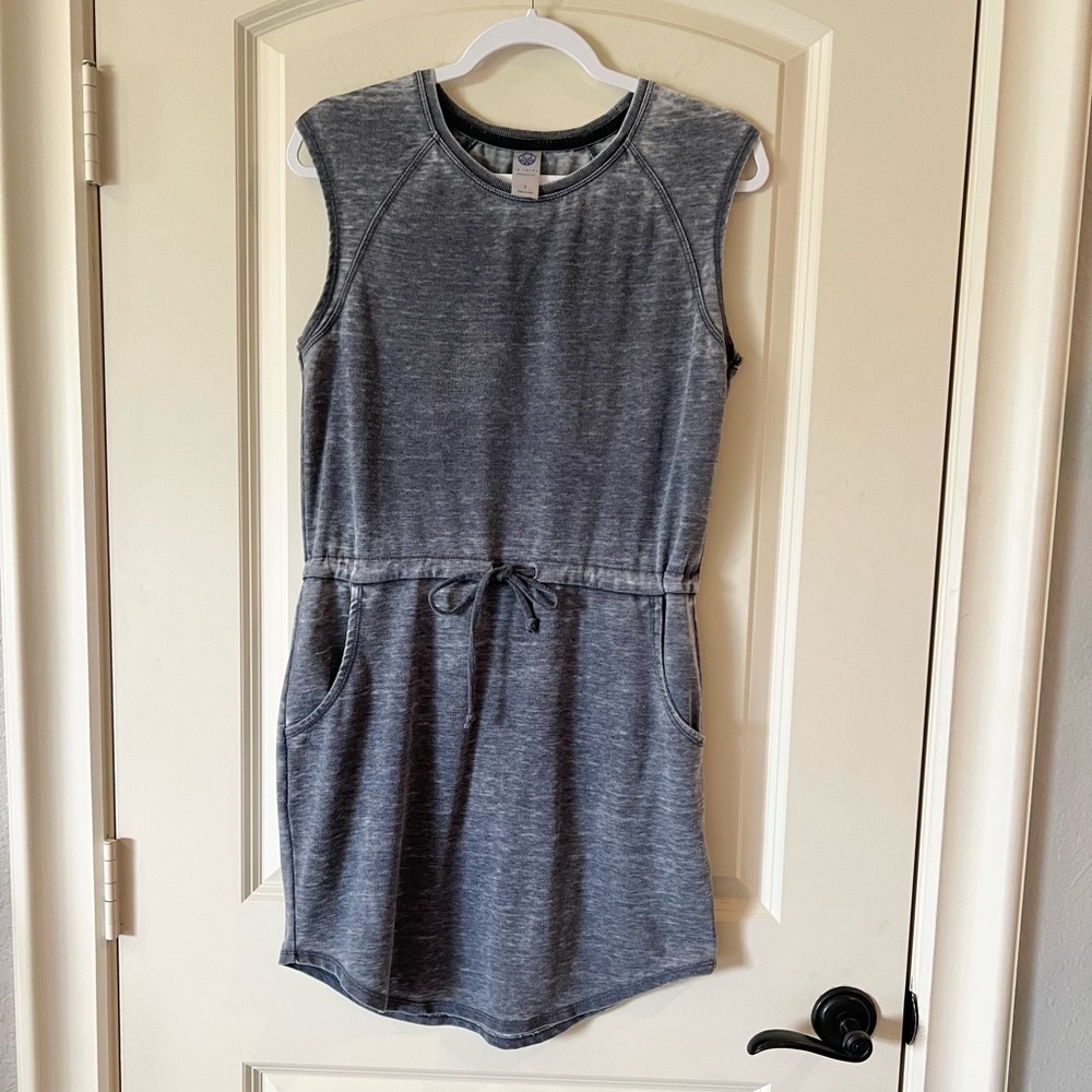 Te Verde NYC Heather Gray Sporty Sweatshirt Dress - Small - Pockets & Drawstring